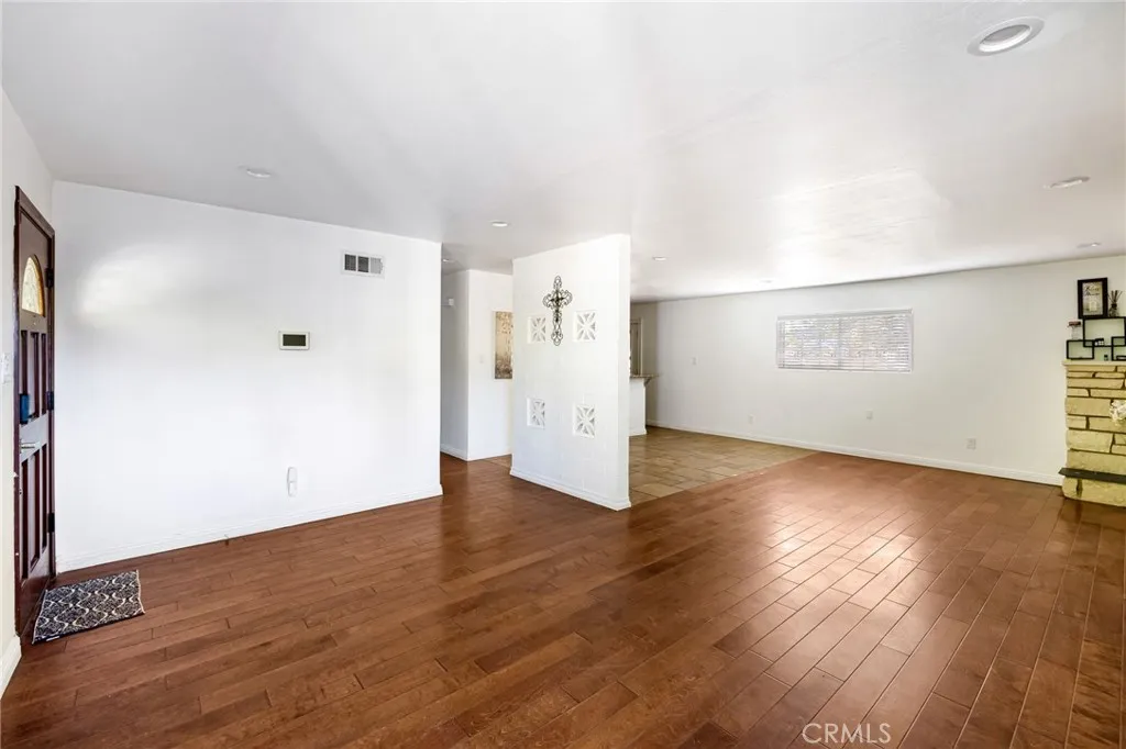 Additional image 26 of 7044 White Oak Ave, Van Nuys, CA 91406