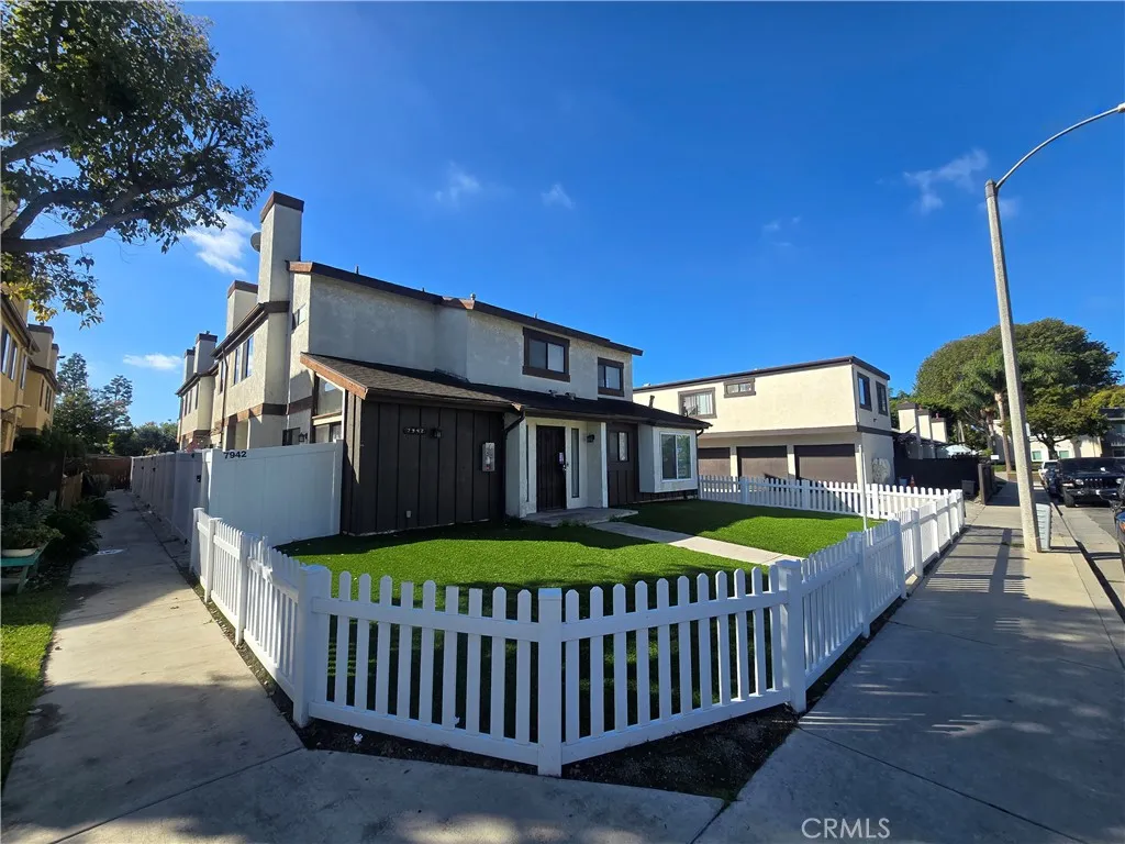 Additional image 2 of 7942 Moonshadow Cir Unit 1, Huntington Beach, CA 92647