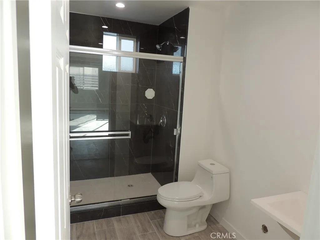 Additional image 9 of 22735 Del Valle Street Unit 3, Woodland Hills, CA 91364