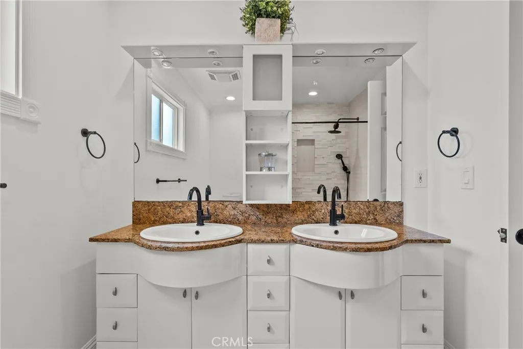 Additional image 31 of 23036 Burbank Blvd, Woodland Hills, CA 91367