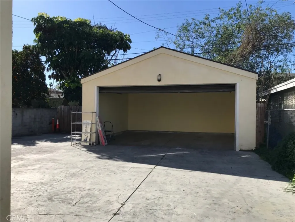 430 E 83rd Street, Los Angeles, CA 90003