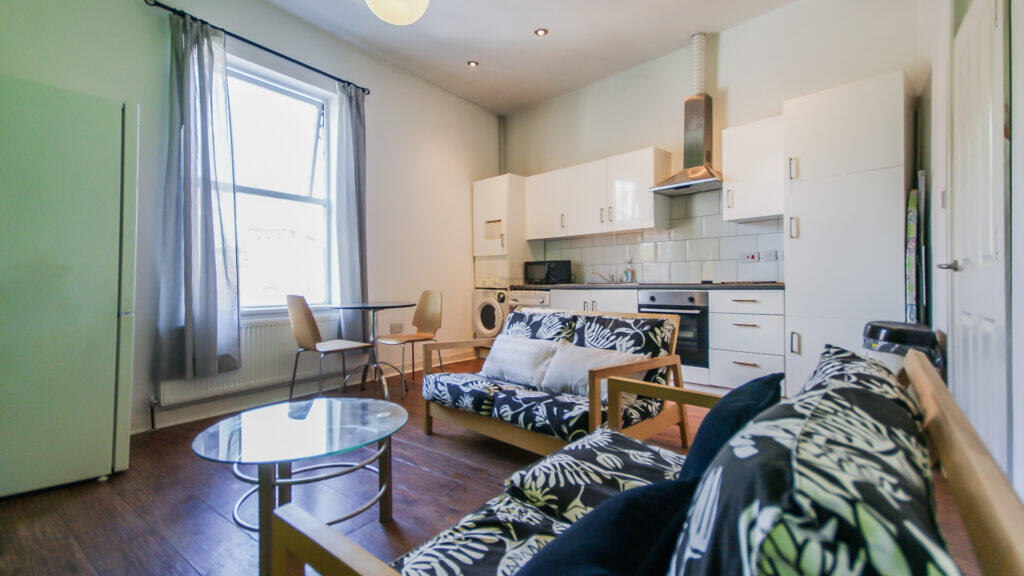 Additional image 2 of 672A Bristol Road, Birmingham, Selly Oak, B29 6BJ