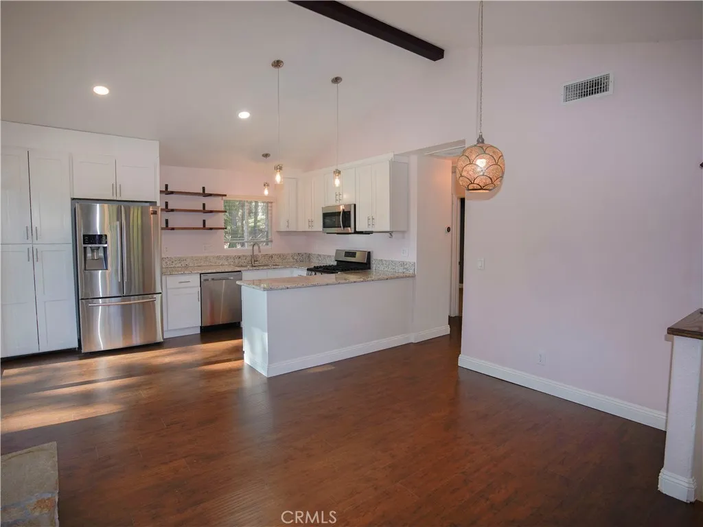 Additional image 9 of 810 W Victoria Court, Lake Arrowhead, CA 92352