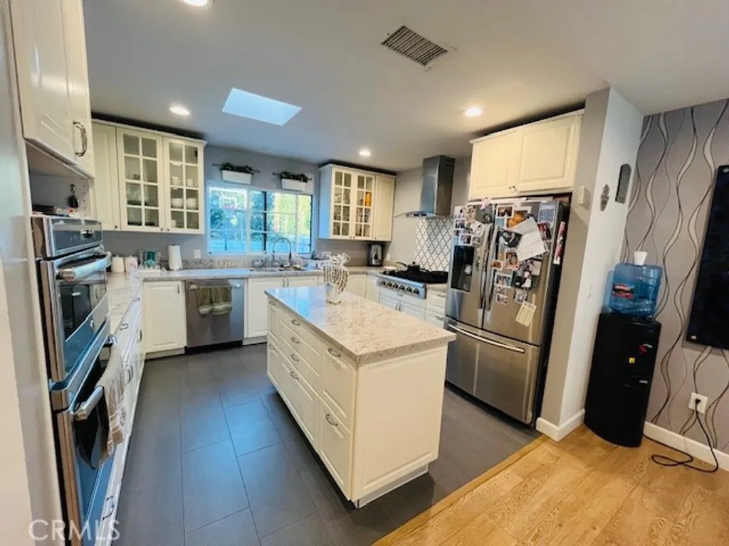 Additional image 5 of 18719 Martha, Tarzana, CA 91356