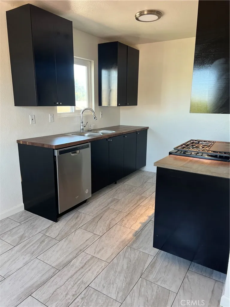 Additional image 29 of 454 E Avenue Q3 Unit 8, Palmdale, CA 93550