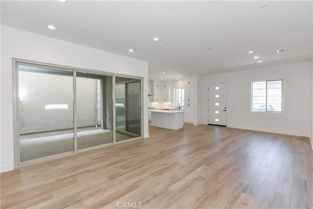 Additional image 41 of 162 Pattern, Irvine, CA 92618