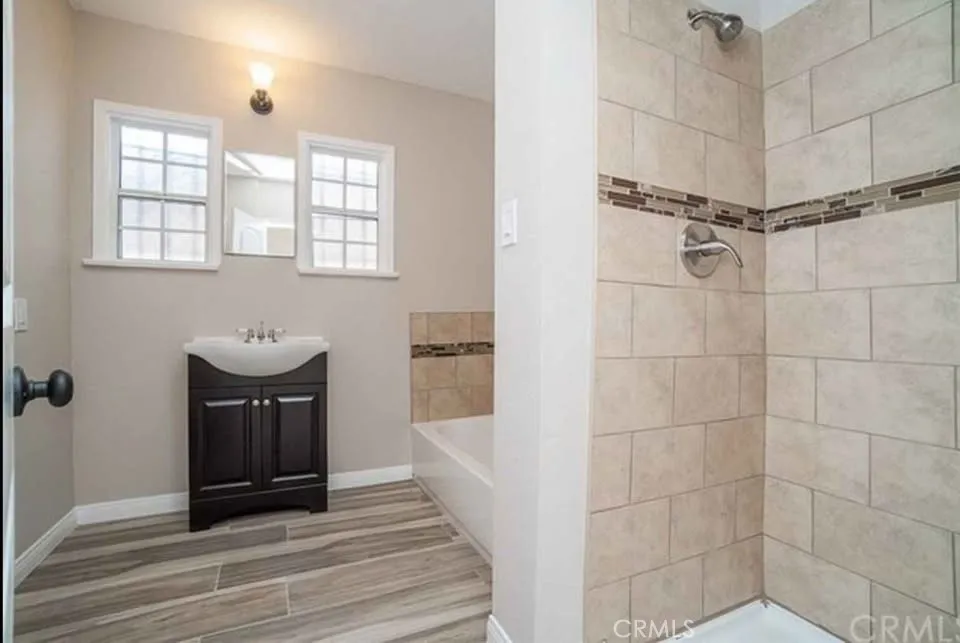 Additional image 31 of 636 W 107th St, Los Angeles, CA 90044