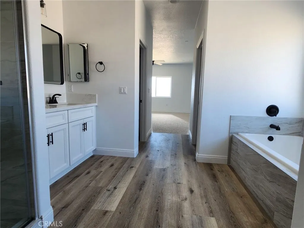 Additional image 28 of 21053 Huasna Road, Apple Valley, CA 92307