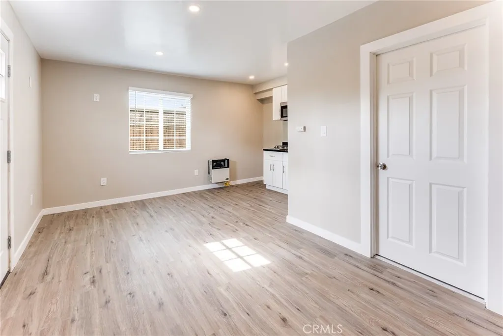 Additional image 7 of 12008 Roscoe Blvd, North Hollywood, CA 91605