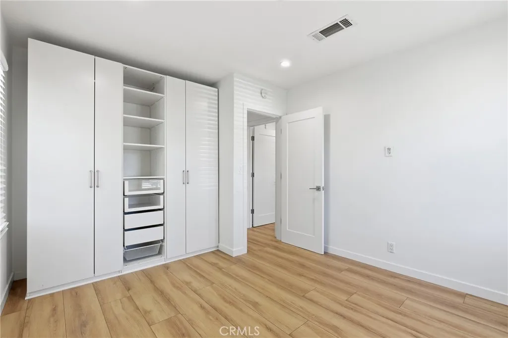 Additional image 28 of 17546 Kittridge, Lake Balboa, CA 91406