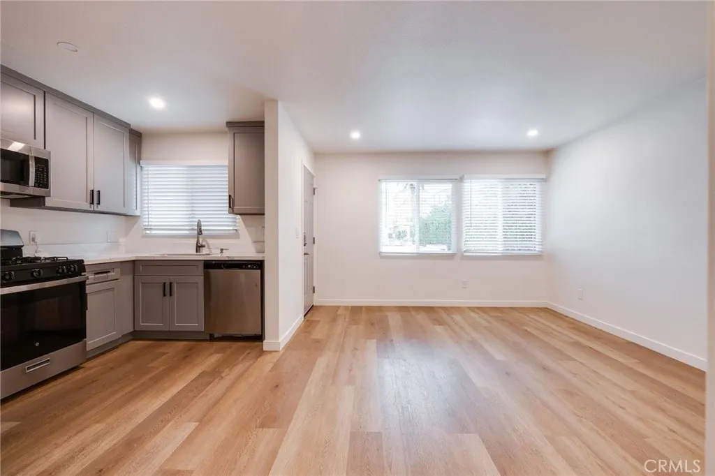 Additional image 8 of 206 Chicago Avenue Unit D, Huntington Beach, CA 92648