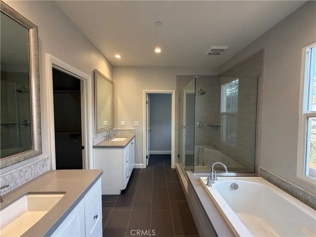 Additional image 37 of 58 Tollson, Irvine, CA 92620