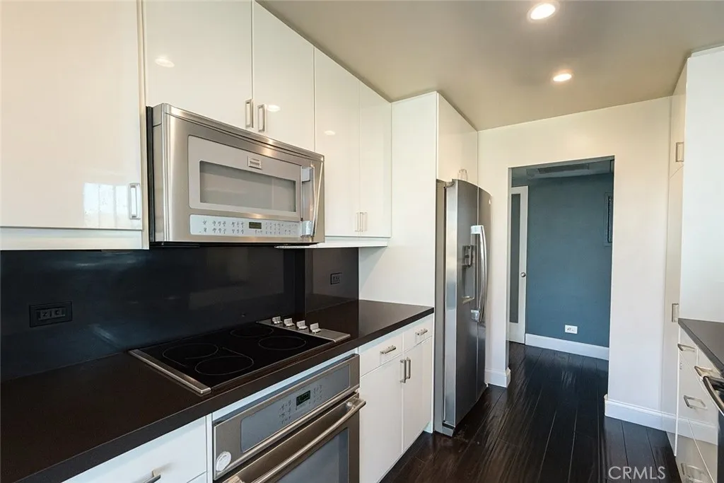 Additional image 15 of 10501 Wilshire Blvd, Los Angeles, CA 90024