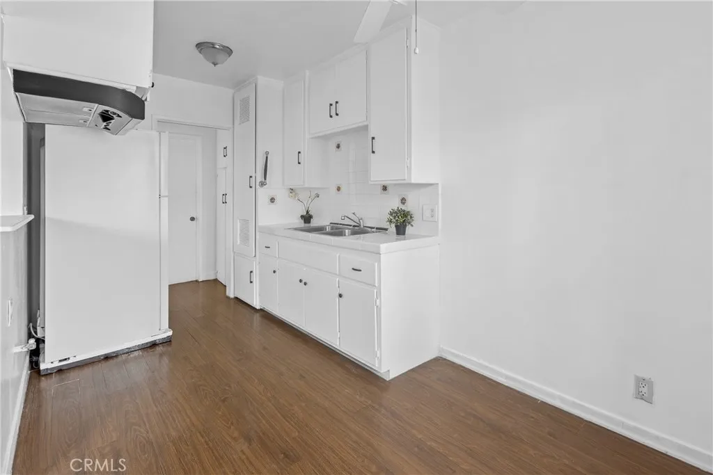 Additional image 6 of 330 W Laurel Street Unit A, Compton, CA 90220