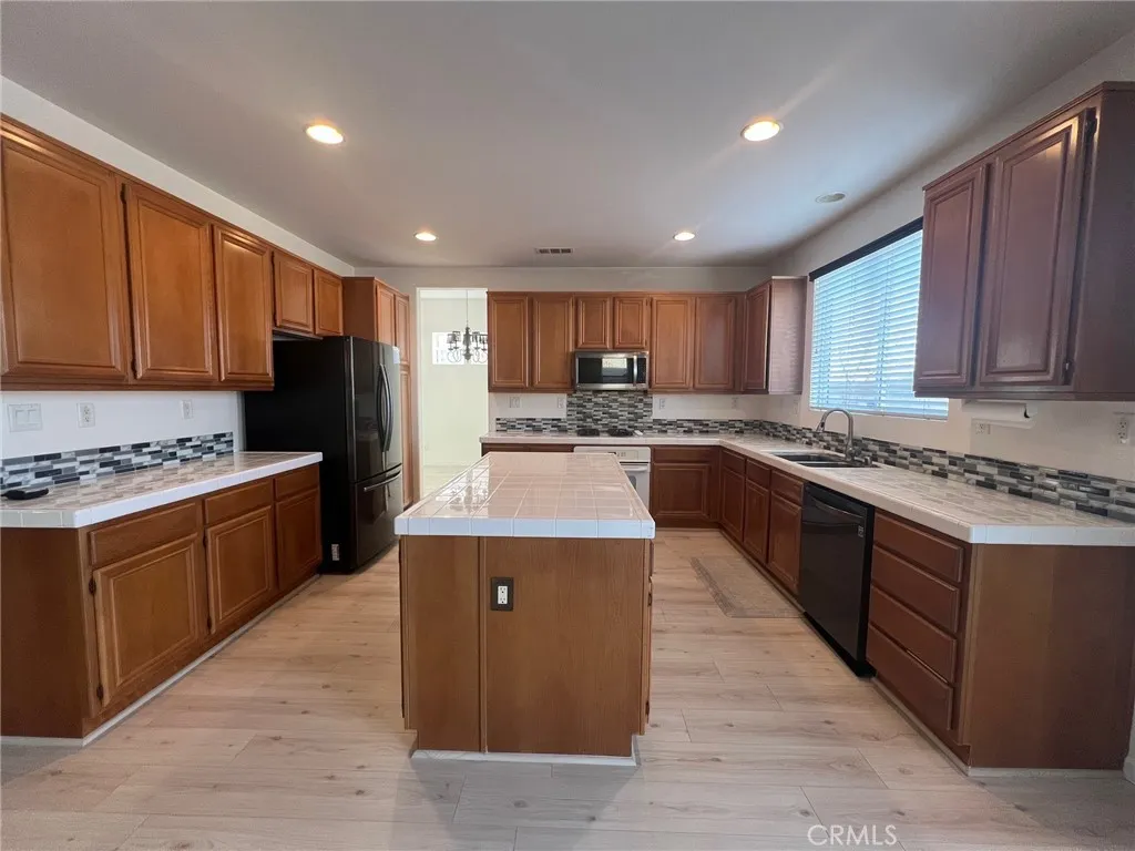 Additional image 44 of 4111 Vahan Court, Lancaster, CA 93536