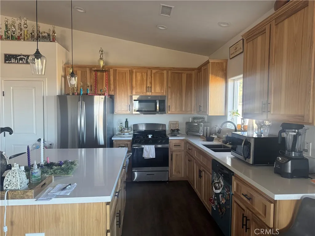 Additional image 9 of 8625 Flowerfield Rd, Phelan, CA 92371