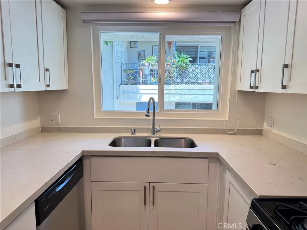 Additional image 53 of 251 N Oakland Ave Unit 6, Pasadena, CA 91101