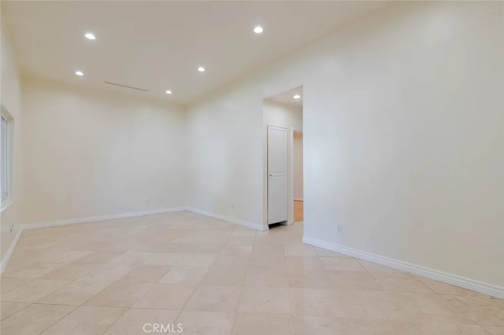 Additional image 38 of 320 E Dryden Street, Glendale, CA 91207