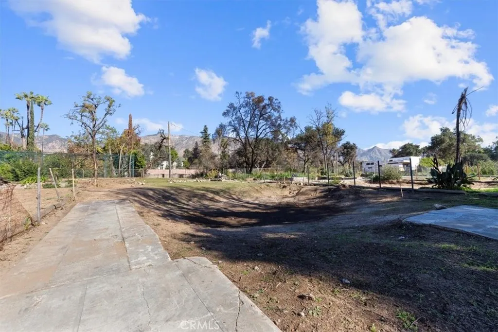 Additional image 17 of 215 E Calaveras St, Altadena, CA 91001