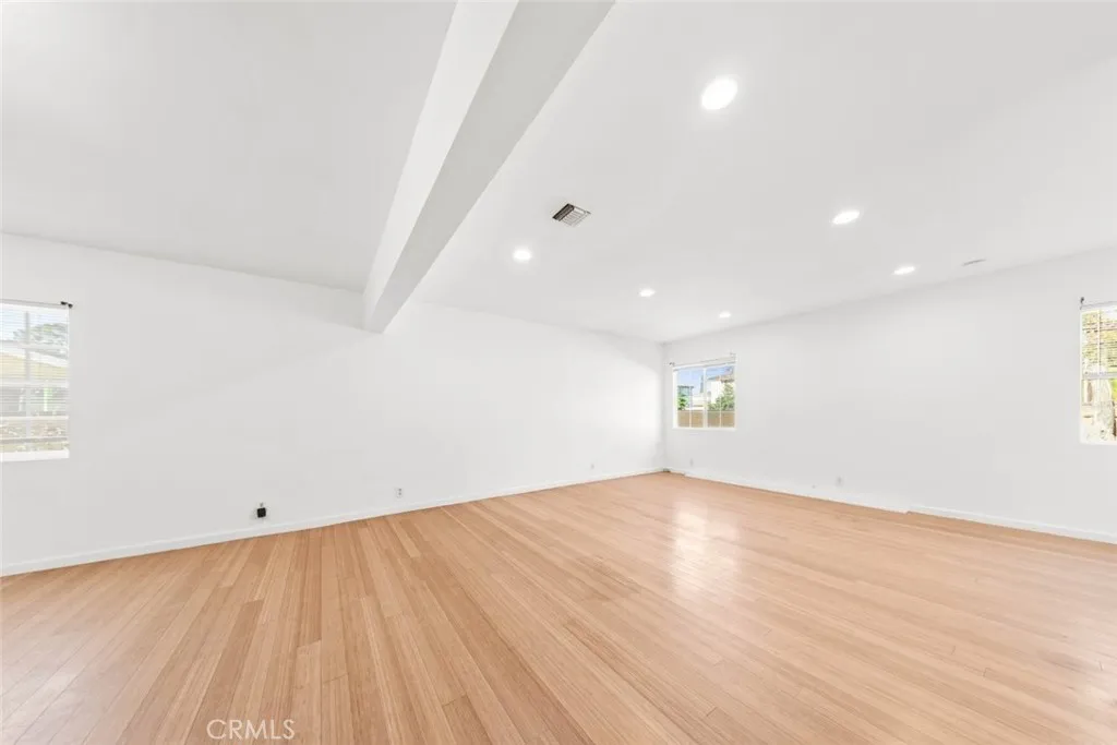 Additional image 15 of 19148 Saticoy Street, Reseda, CA 91335