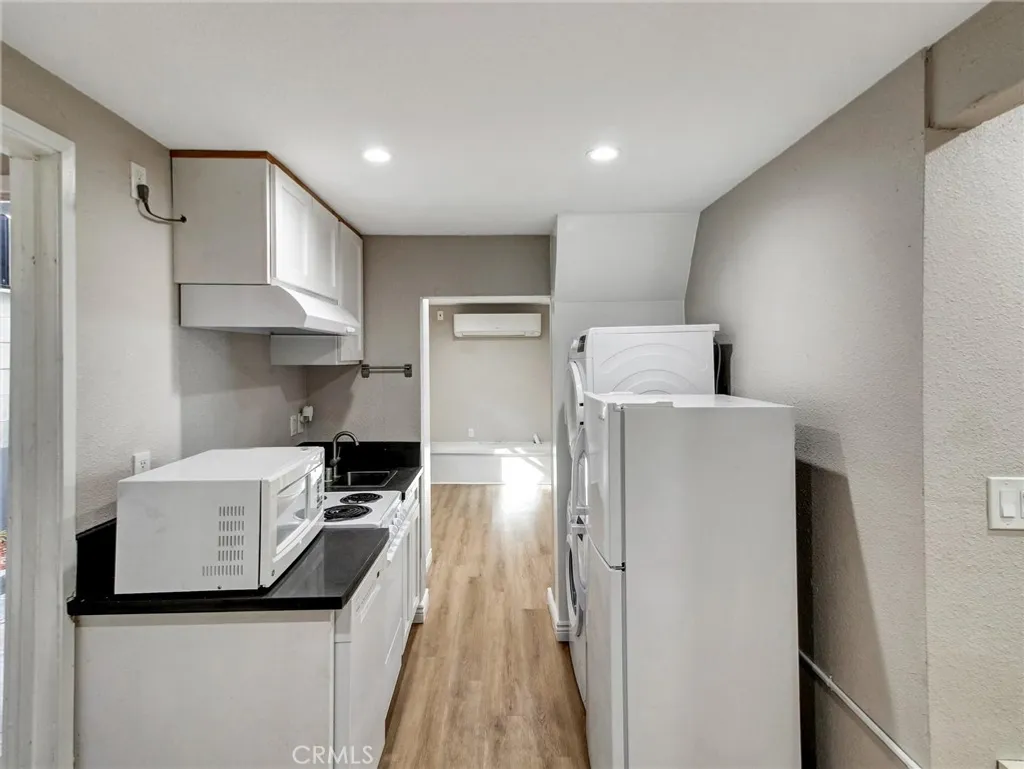 Additional image 9 of 985 Dexter Street, Los Angeles, CA 90042