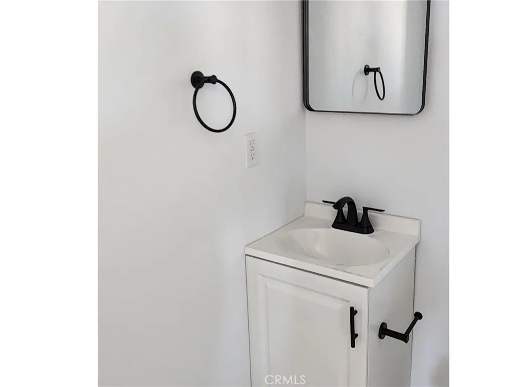 Additional image 26 of 21053 Huasna Road, Apple Valley, CA 92307