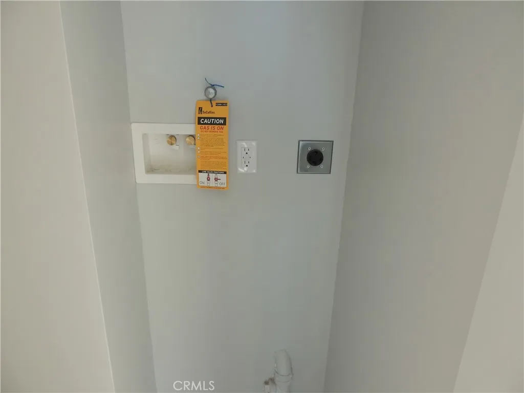 Additional image 11 of 22735 Del Valle Street Unit 2, Woodland Hills, CA 91364