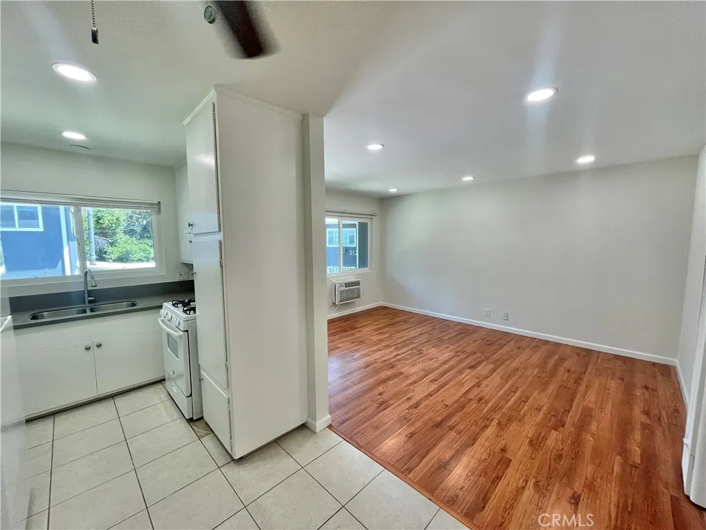 Additional image 5 of 3123 Foothill Boulevard Unit 08, La Crescenta, CA 91214