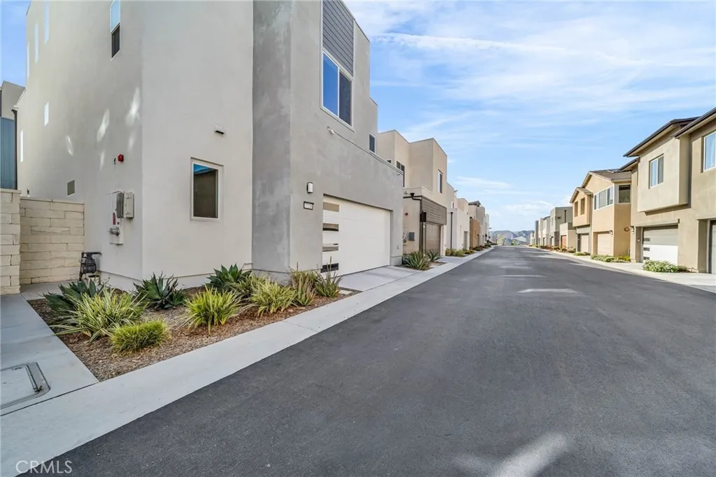 Property image for 27216 Coyote Bush Court, Valencia, CA 91381