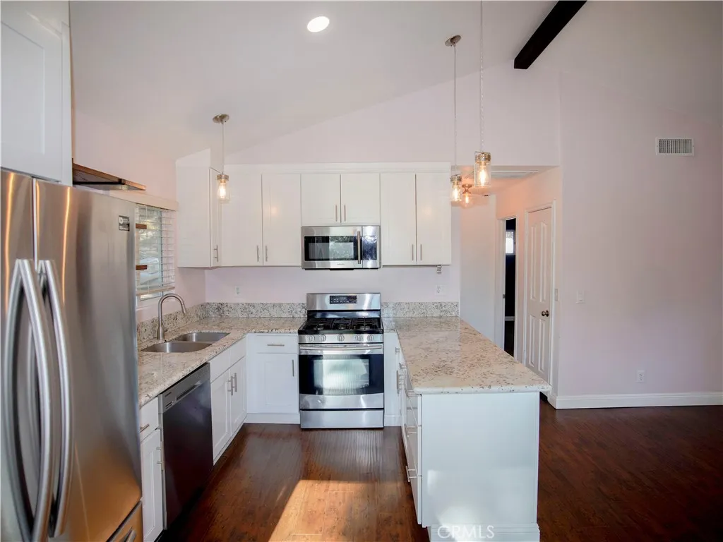 Additional image 33 of 810 W Victoria Court, Lake Arrowhead, CA 92352