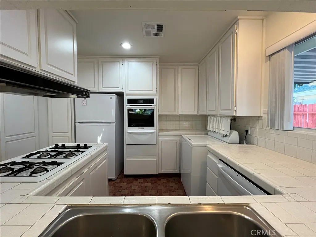 Additional image 6 of 18735 Nordhoff, Northridge, CA 91324