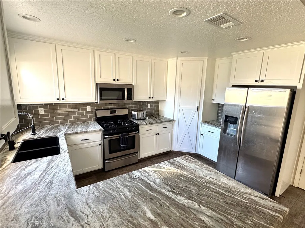 Additional image 9 of 12900 Briarcliff Drive, Victorville, CA 92395