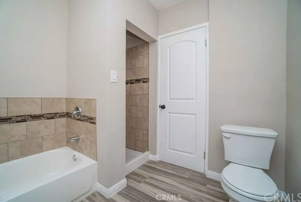 Additional image 32 of 636 W 107th St, Los Angeles, CA 90044