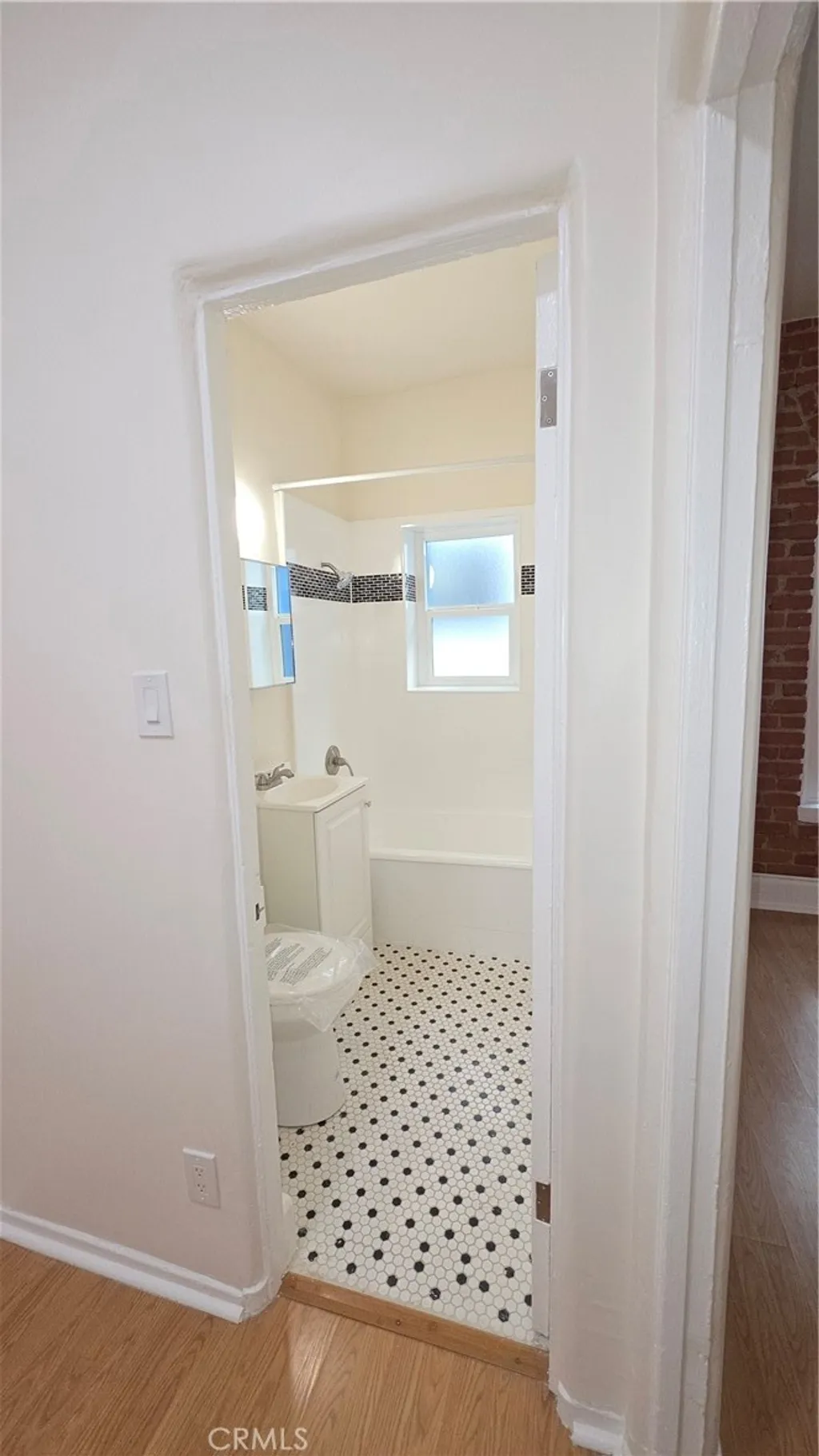 33408 sunset, Silver Lake, CA 90026