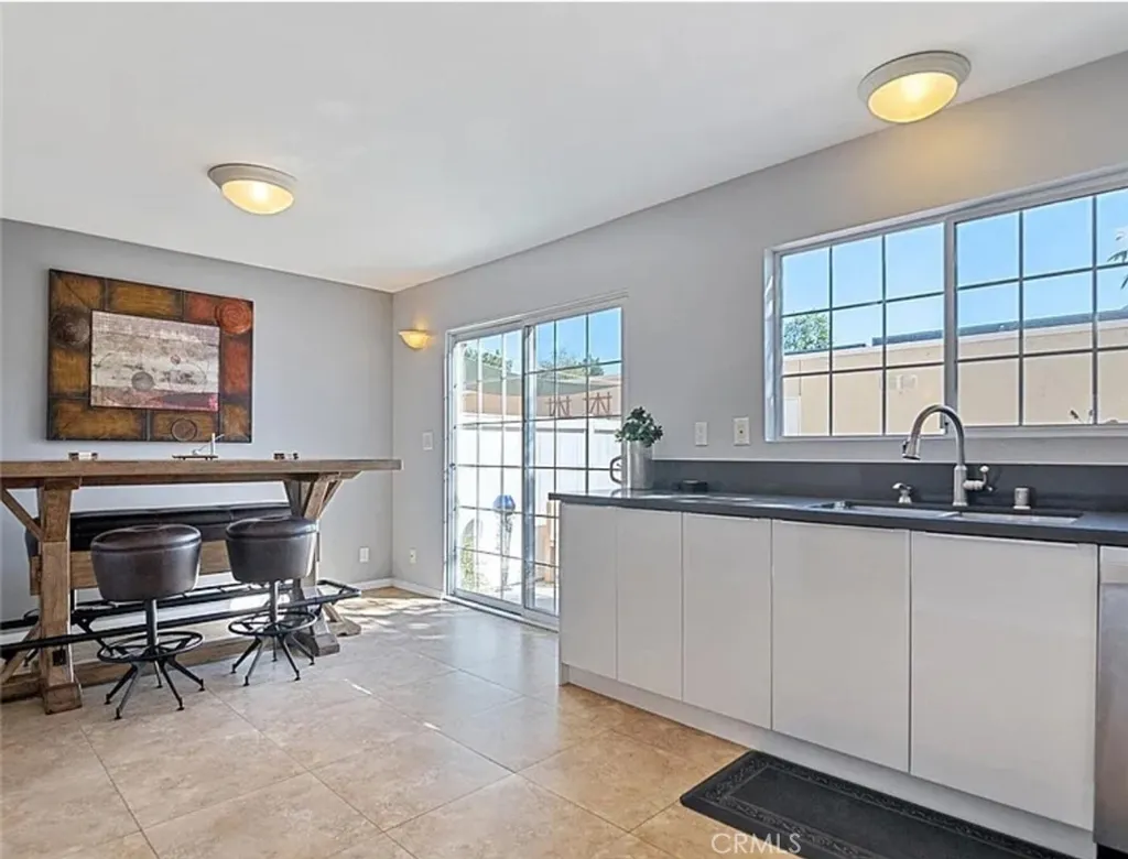 Additional image 11 of 19110 Kittridge Street Unit 5, Reseda, CA 91335