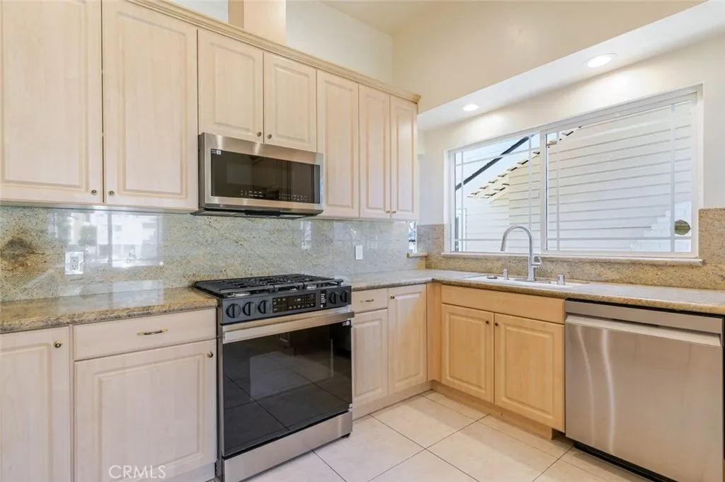 Additional image 36 of 320 E Dryden Street, Glendale, CA 91207