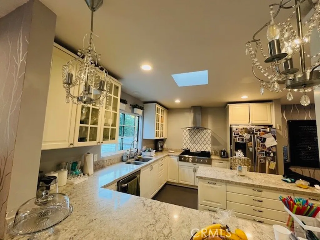 Additional image 7 of 18719 Martha, Tarzana, CA 91356