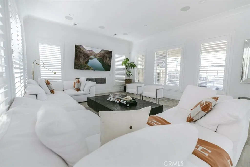 Additional image 18 of 20300 W Windsor Lane, Northridge, CA 91326