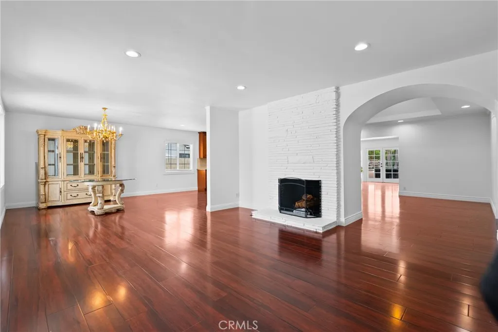 Additional image 73 of 23036 Burbank Blvd, Woodland Hills, CA 91367