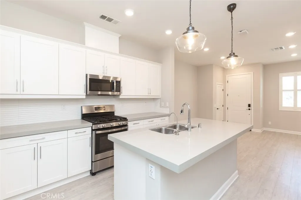 Additional image 16 of 1095 Delpy View Pt, Vista, CA 92084