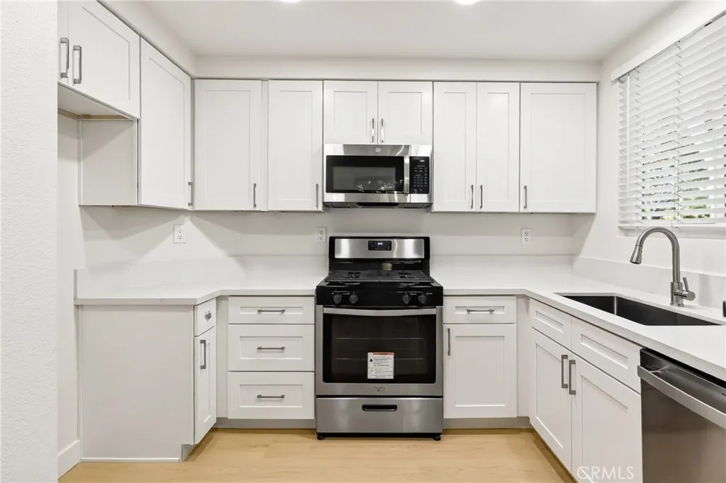 Additional image 28 of 78 Magellan Aisle, Irvine, CA 92620