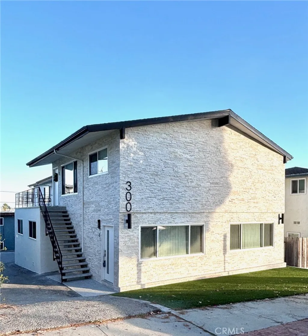 Additional image 2 of 300 Maryland Street Unit 1, El Segundo, CA 90245