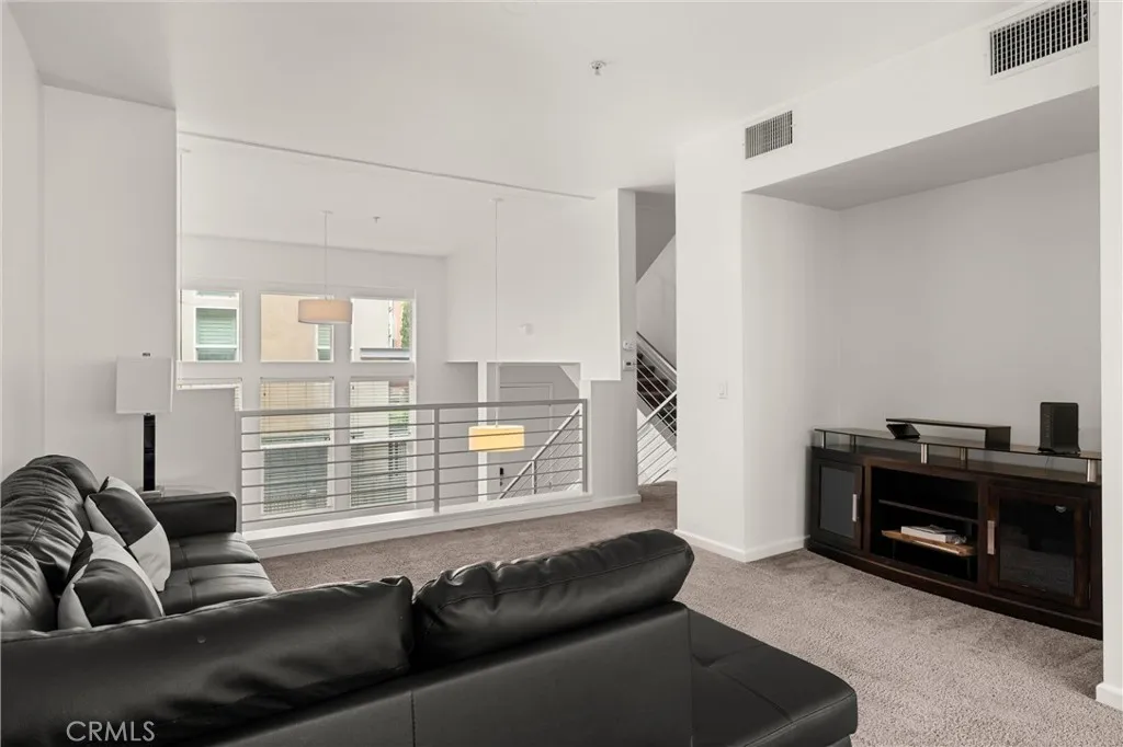 Additional image 8 of 408 E Jeanette Ln, Santa Ana, CA 92705