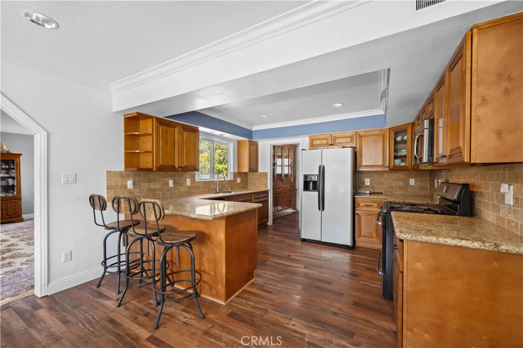 Additional image 12 of 24405 Derian Dr, Newhall, CA 91321