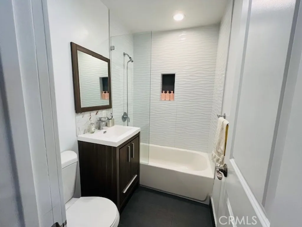 Additional image 17 of 18719 Martha, Tarzana, CA 91356