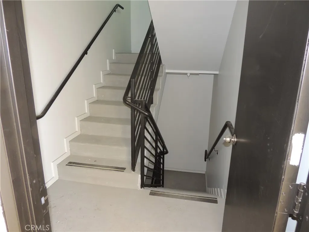 Additional image 32 of 22735 Del Valle Street Unit 6, Woodland Hills, CA 91364