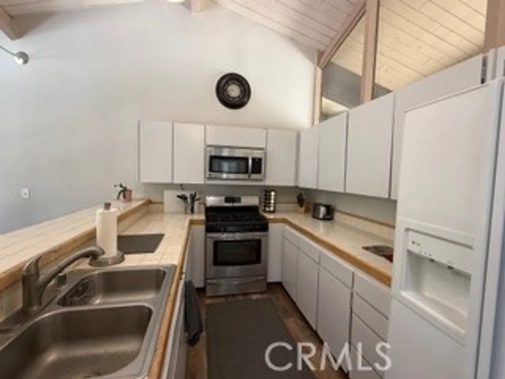 Additional image 16 of 872 Sierra Vista Dr, Twin Peaks, CA 92391