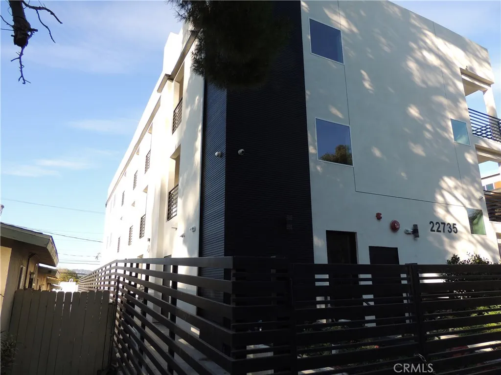 Additional image 4 of 22735 Del Valle Street Unit 9, Woodland Hills, CA 91364