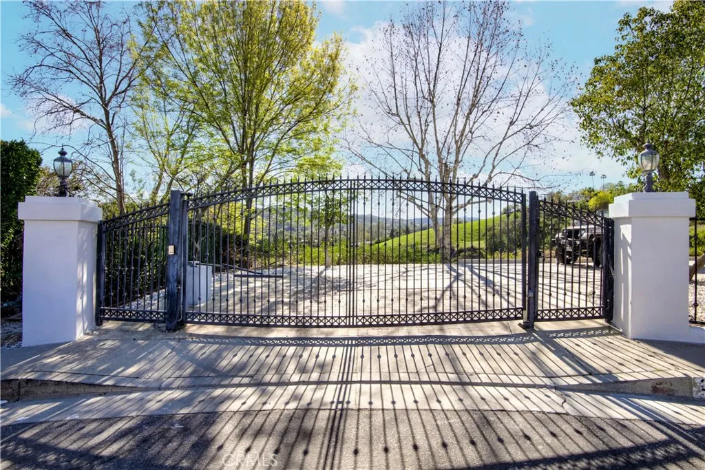 Additional image 2 of 22254 Dumetz Road, Woodland Hills, CA 91364