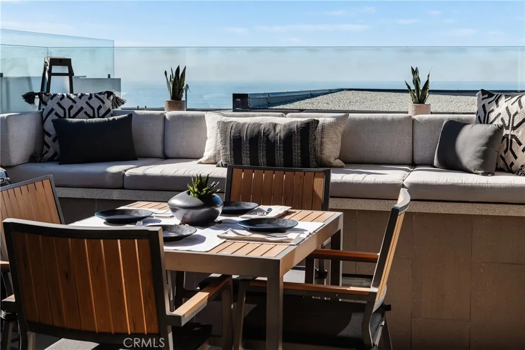 Additional image 3 of 105 Bayview Drive, Manhattan Beach, CA 90266